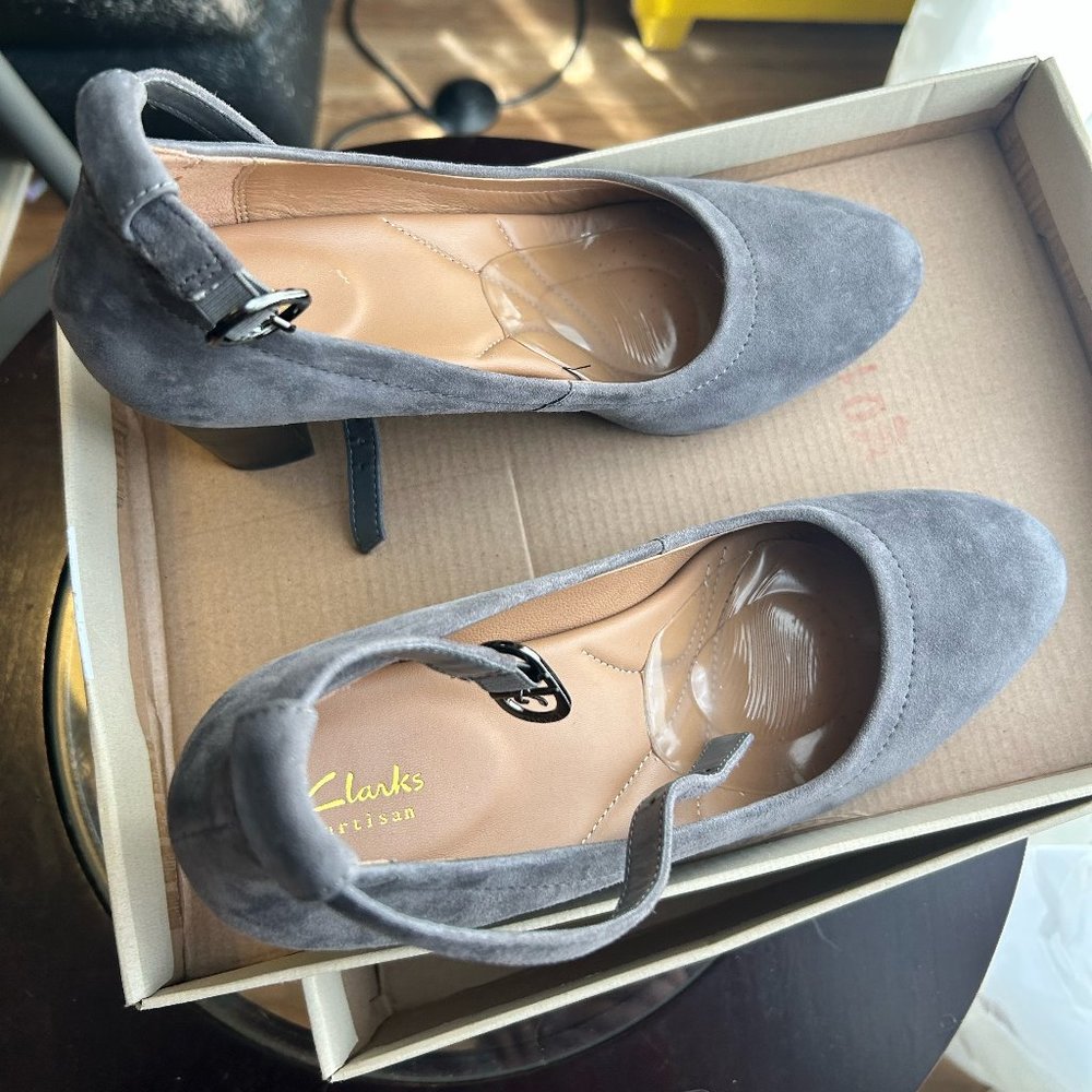 Clarks women's pumps